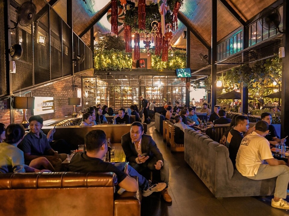 Eskala Bar & Eatery 
