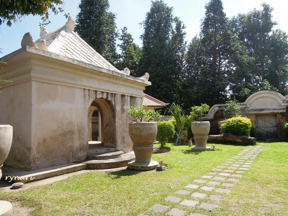 Gedhong Sekawan - Rynari