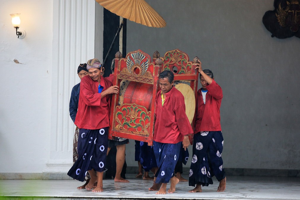 Miyos Gongso (Miyos Gangsa)