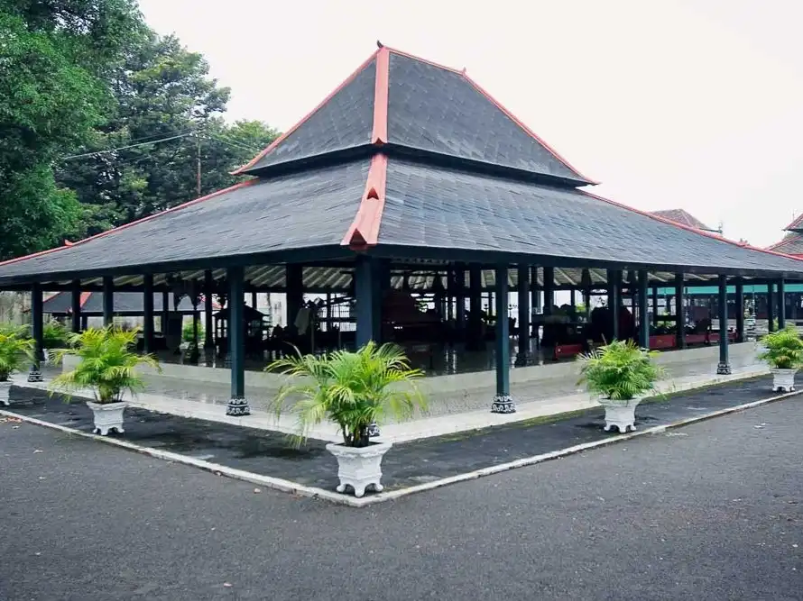 Discover Keraton Yogyakarta: History, Entrance Tickets, and Travel Tips