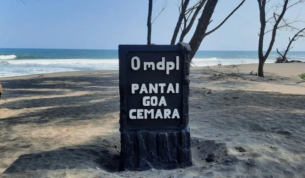 Goa Cemara Beach Jogja