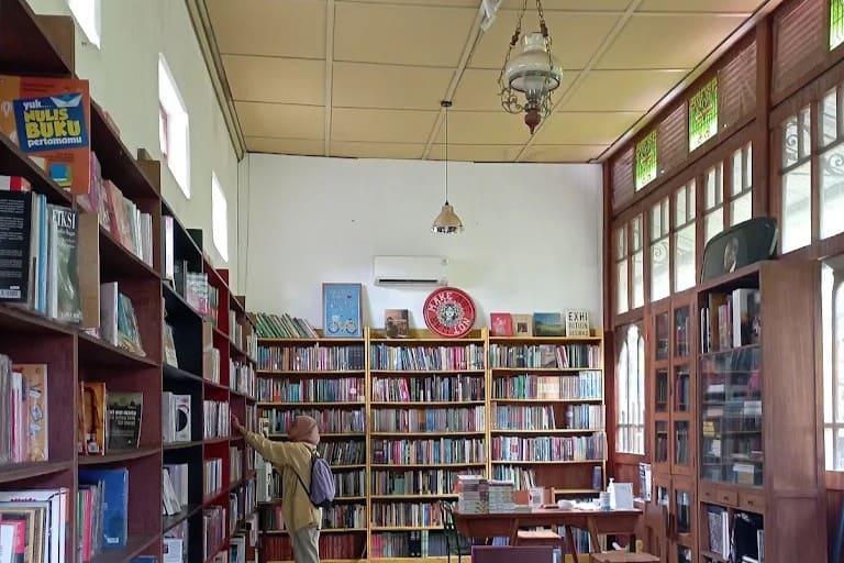 Natan Bookshop