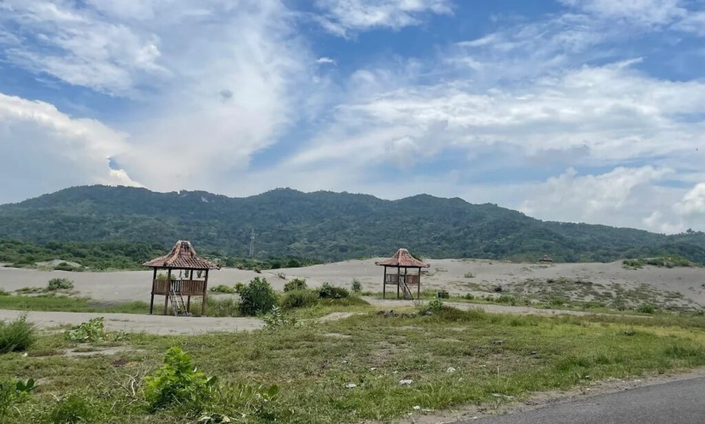Parangkusumo Sand Dune Jogja