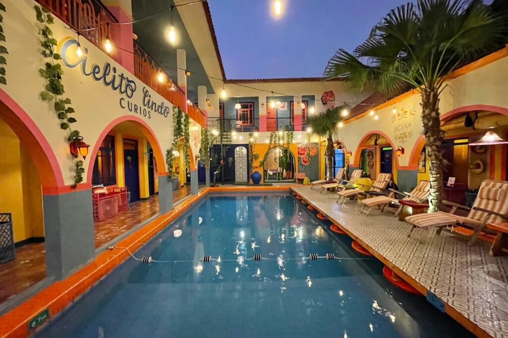 Por Aqui Stay & Dine