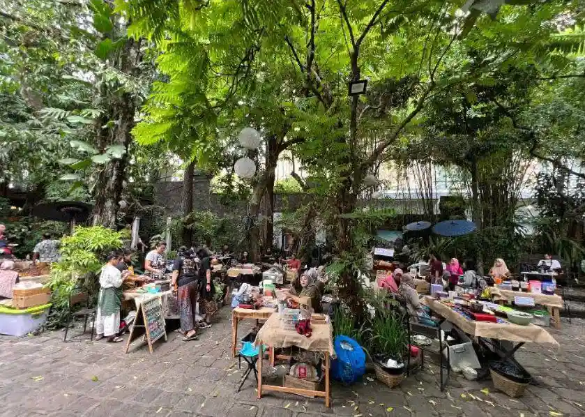 Pasar Mustokoweni - Instagram @pasarmustokoweni