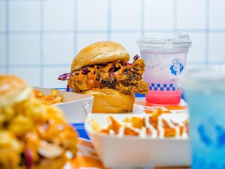 Makmur Chicken Best Burgers