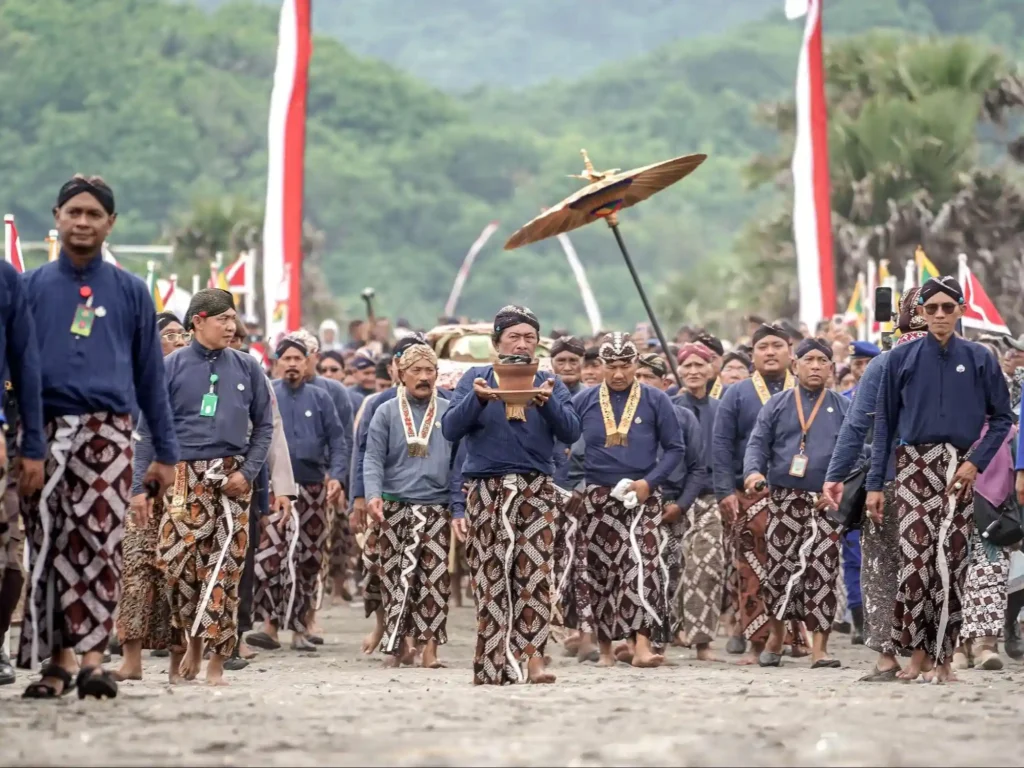 Daily Life of Abdi Dalem