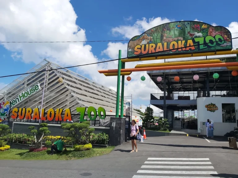 Suraloka Zoo