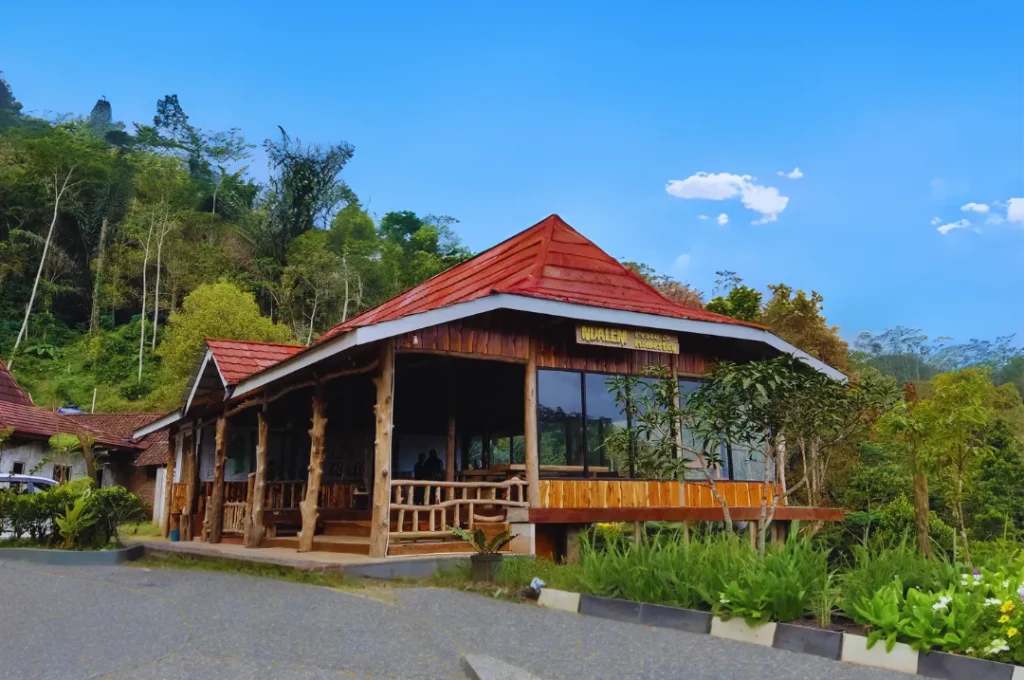 Stays at Menoreh Hills Ndalem Homestay & Resto