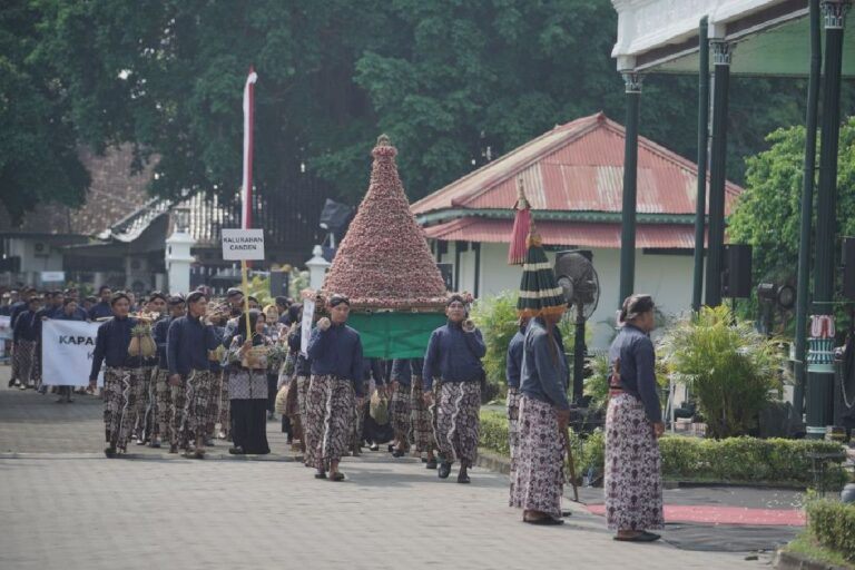 kirab mangayubagya