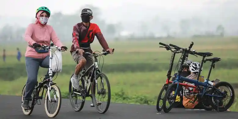Cycling through Kalasan