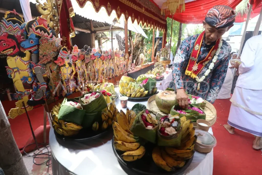 Ruwatan wayang kulit