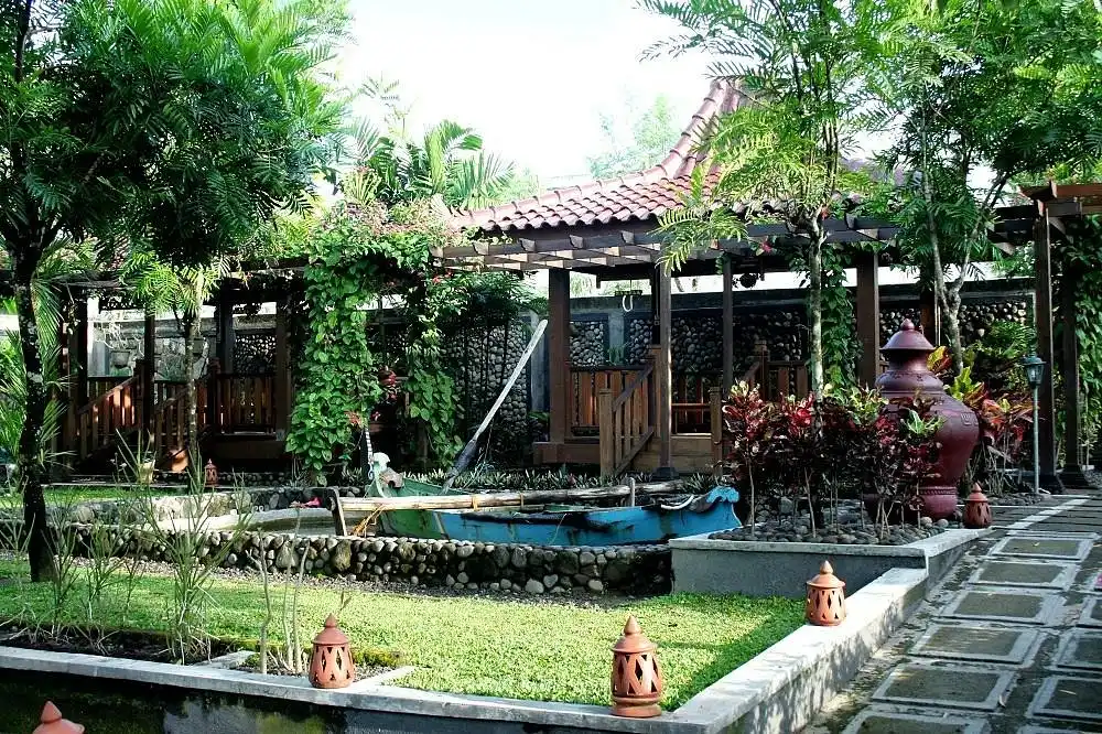 Lemah Ledok Garden Resto Kalasan Yogyakarta
