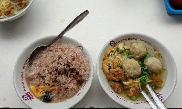 Bakso dan Es Buah PK Pakuningratan