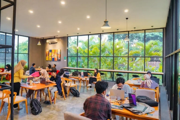 eplus.co coffee & coworking