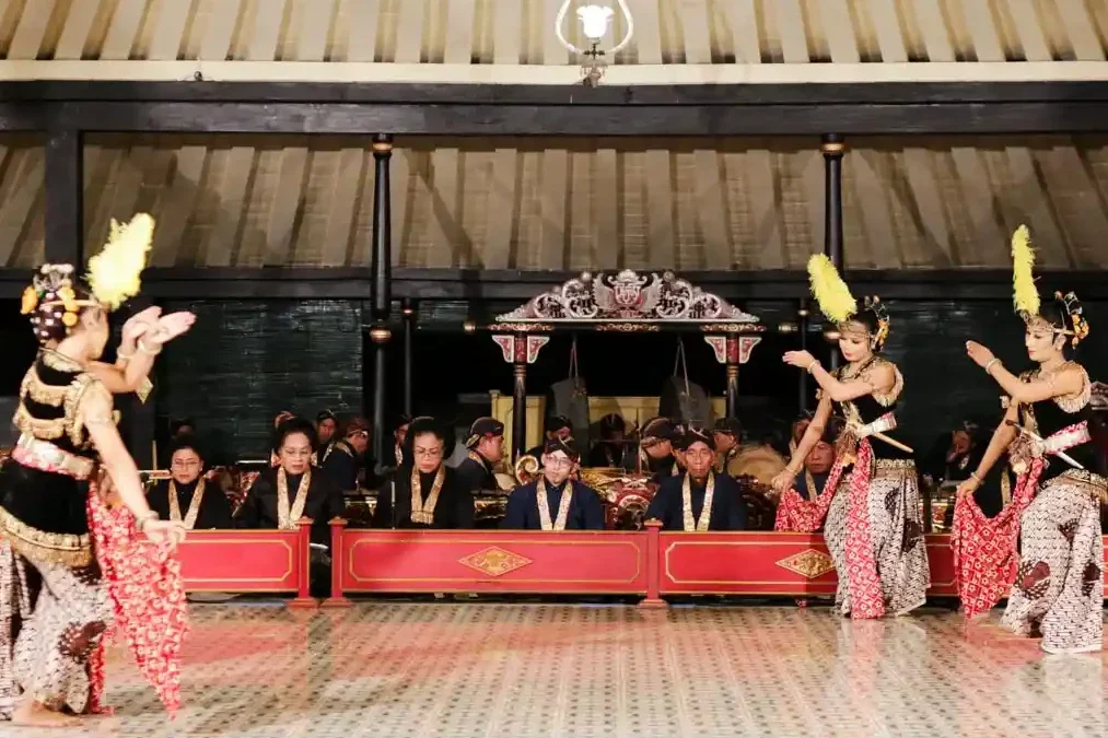Gamelan at Serimpi
