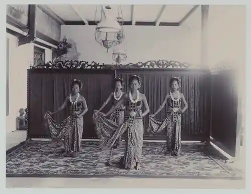 History Serimpi dance