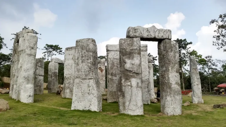 Destination - Stonehenge