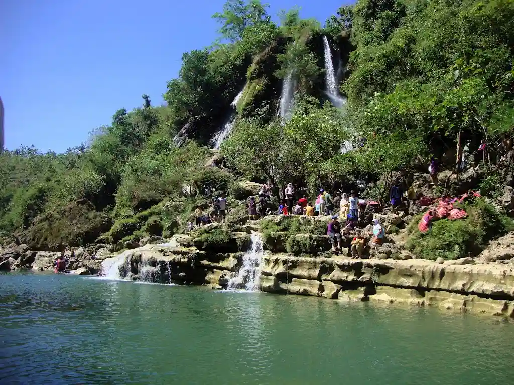 Visitors at Sri Gethuk Waterfall