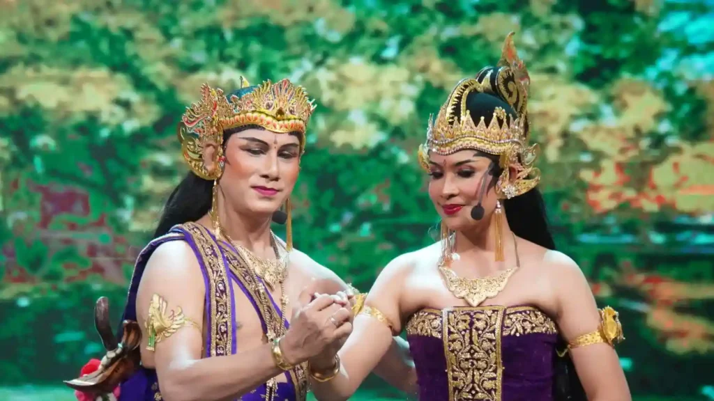 Wayang Orang costume and makeup