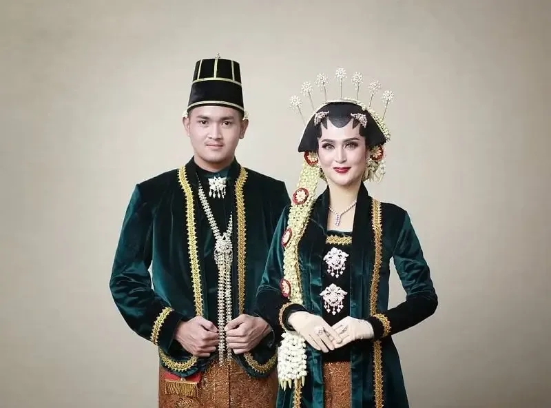 Yogyakarta wedding attire