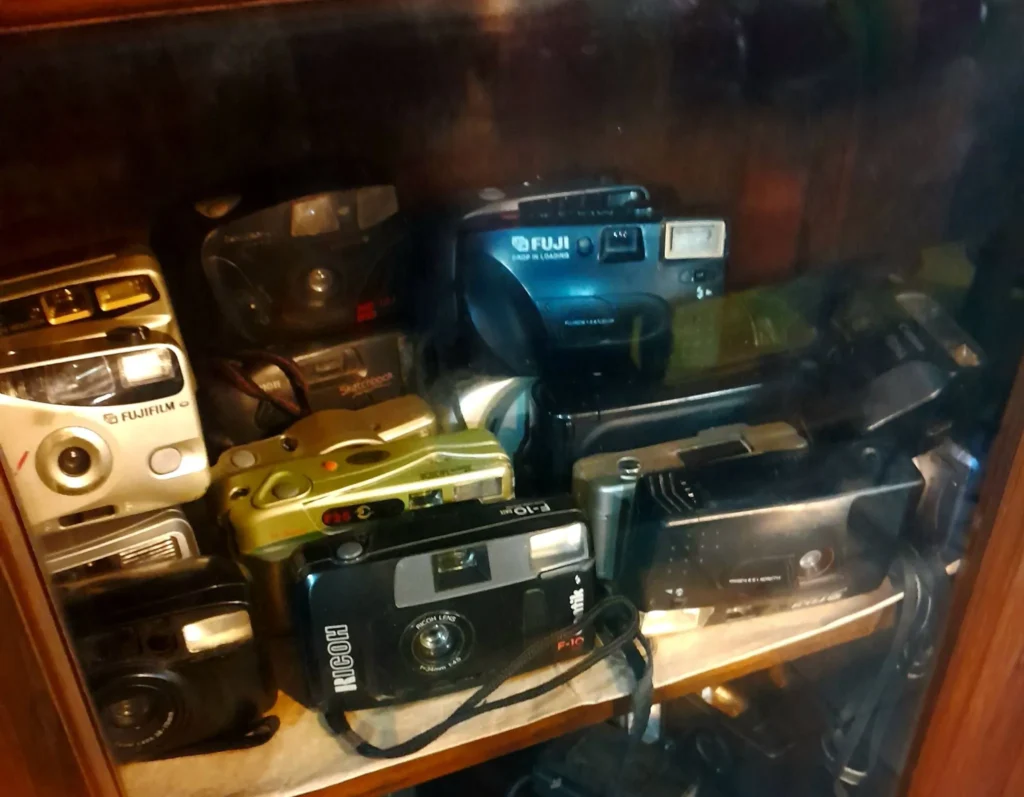 Vintage items Triwindu Antique Marke