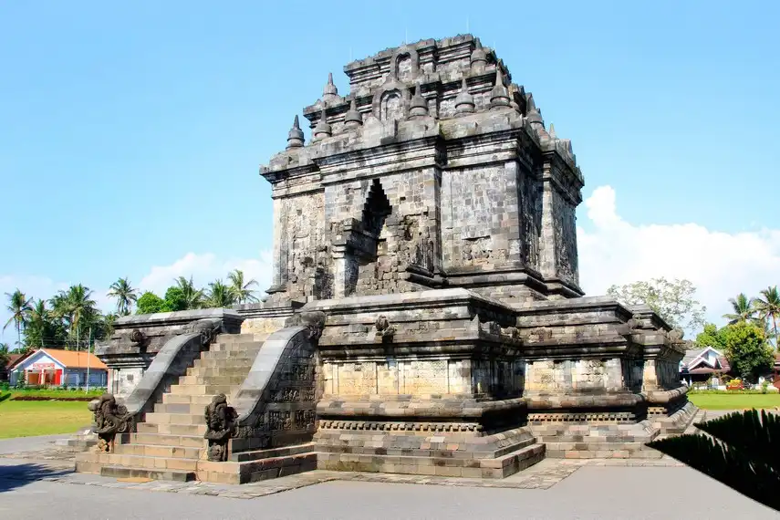 Temples in central java - Mendut Temple