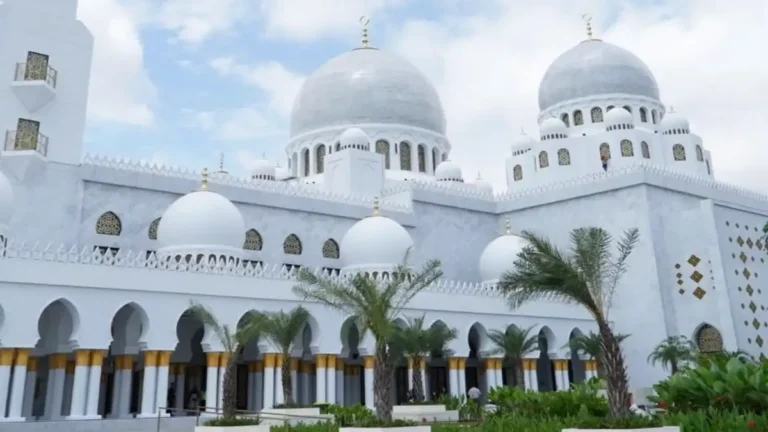 Zayed Syekh Grand Mosque Solo