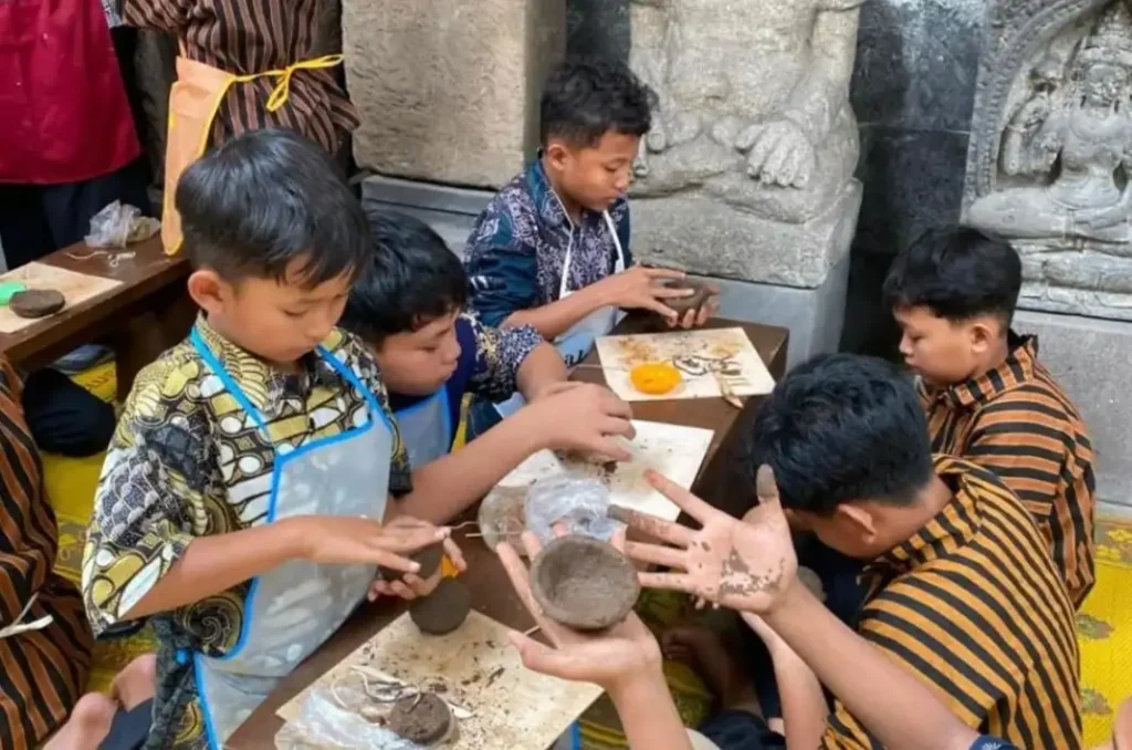Museum Radya Pustaka pottery workshop