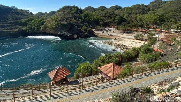 Klotok Beach