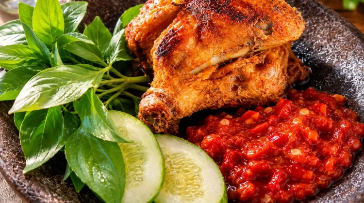 Nasi pecel ayam