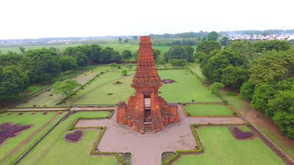 Bajangratu Temple